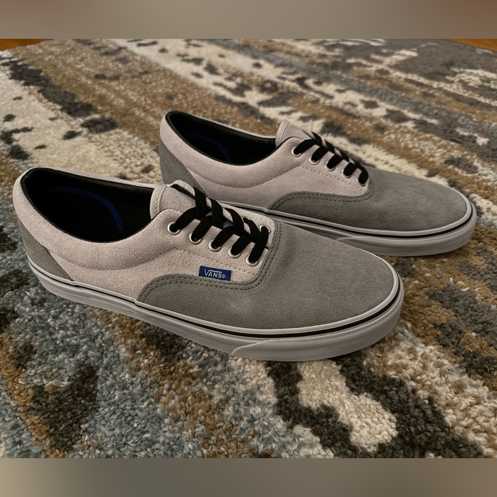 BRAND NEW Vans Era- Suede Gray